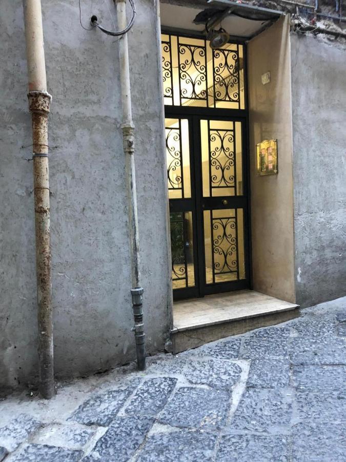 Appartamento I Cenni Di Napoli Luaran gambar